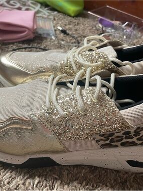 Women's Glitter Metallic Lace-Up Sneakers - Gold Leopard Print